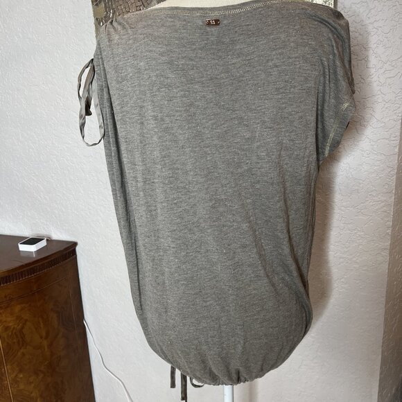 Gray Draped Short Sleeve Top With Ruching & Tie Details On Shoulder & Hem - Picture 8 of 12